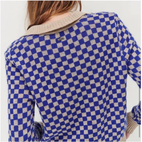 Checkered sweater!!💙 - Picture 4 of 10